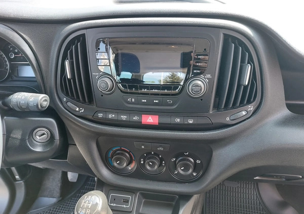 Fiat Doblo cena 39000 przebieg: 161000, rok produkcji 2018 z Jedwabne małe 232